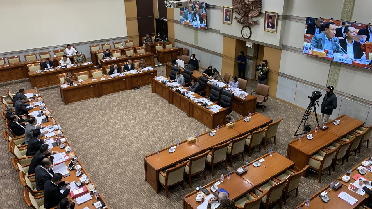 Komisi III DPR RI menggelar rapat kerja bersama pimpinan Komisi Pemberantasan Korupsi (KPK), Kamis (9/2/2023).