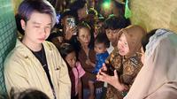 Cagub Jatim nomor urut 3 Tri Rismaharini (Risma) mengunjungi eks-Dolly, Surabaya, bersama sejumlah influencer. (Foto: Liputan6.com/Istimewa)