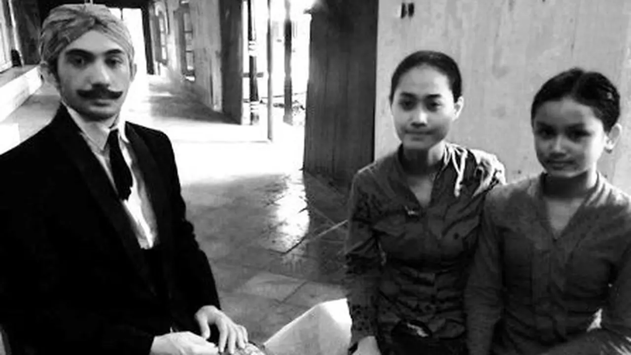 Begini Wajah Reza Rahadian Saat Jadi HOS Cokroaminoto