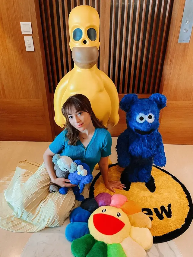 Makin Awet Muda, Ini 7 Potret Terbaru Nikita Willy dengan Poni Depan