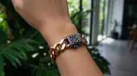 10 Model Gelang Emas Model Cuban Link Kombinasi Perak Tampil Bold dan Unik, Anggun Elegan