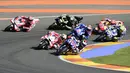 Jorge Lorenzo yang start dari pole selalu berada di posisi terdepan dalam balapan MotoGP Valencia di Sirkuit Ricardo Tormo, Minggu (13/11/2016). (AFP/Javier Soriano)