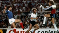Momen Unik Piala Dunia: Tabrakan Toni Schumacher dan Patrick Battiston yang Menggemparkan