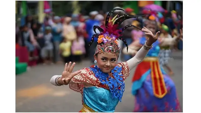 Ratusan Penari Tradisional Tampil di Gebyar Satu Suro Gunung Kawi