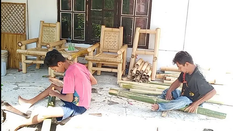 Perajin Bambu