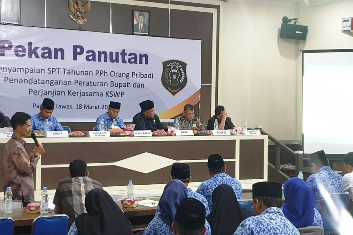 melakukan kegiatan publikasi pemenuhan kewajiban penyampaian SPT Tahunan oleh Kepala Kantor Pelayanan Pajak (KPP) Padang Sidempuan.