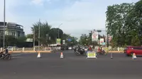 Lampu lalu lintas di Cirebon padam akibat gangguan sistem di PLTU Paiton. (Liputan6.com/Panji Prayitno)