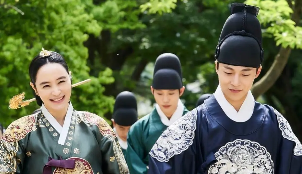 Pemain Under The Queen's Umbrella (Foto: Instagram hs_kim_95)