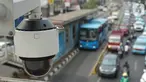 Kamera CCTV pemantau arus lalu lintas terpasang di JPO kawasan Cawang, Jakarta Timur, Kamis (10/10/2019). Dirlantas Polda Metro Jaya Kombes Pol Yusuf mengatakan Pemprov DKI Jakarta akan membantu pihaknya dalam pengadaan kamera tilang elektronik. (Liputan6.com/Immanuel Antonius)