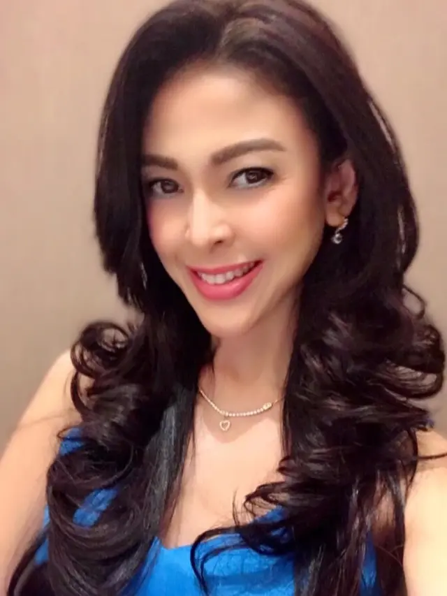 Potret Terbaru Indira Paramarini Sudiro