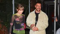 Taylor Swift Larang Polisi Bawa Ponsel ke Lokasi Pernikahan, Jaga Keamanan Ketat