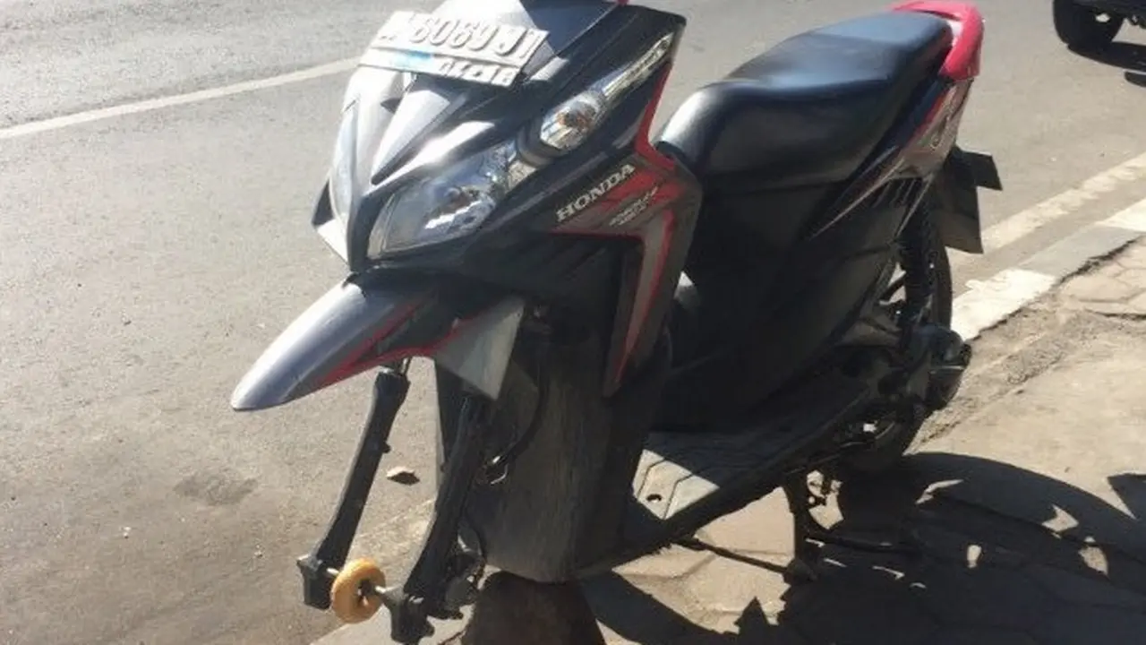 ban motor diganti donat (foto: twitter/@ndrandrii)