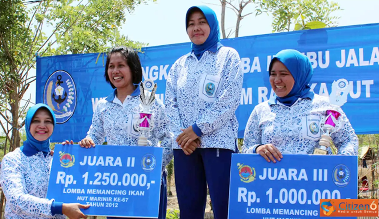 Citizen6, Surabaya: Pemenang Juara pertama, kedua dan ketiga, pemberian hadiah diberikan langsung oleh Ketua Pengurus Gabungan Jalasenastri Korps Marinir, Ny. Meidy Astusti A. Faridz Washington. (Pengirim: Budi Abdillah). 