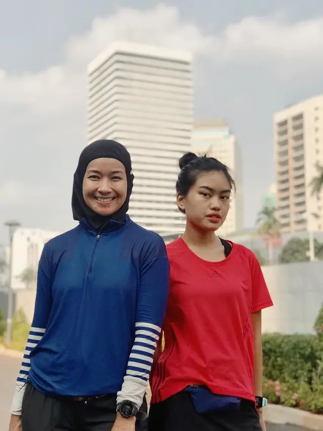 Pesona 6 Selebriti Berhijab Saat Olahraga, Tetap Stylish