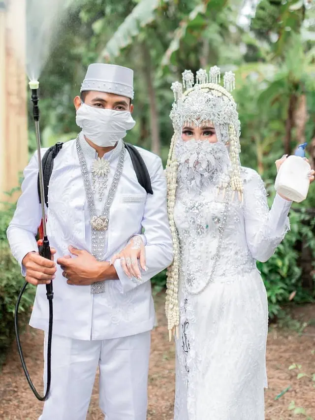 6 Gaya Pengantin Wanita Pakai Masker Unik Saat Menikah di Tengah Corona
