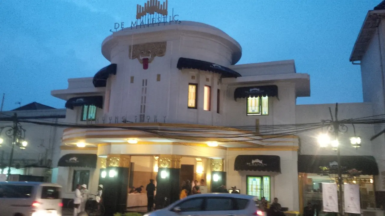Menanti Kebangkitan Broadway van Bandung di Pojok Braga