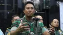 KSAD Jenderal TNI Andika Perkasa memberi keterangan pers terkait taruna Akademi Militer (Akmil) Enzo Zenz Allie di Mabes AD, Jakarta, Selasa (13/8/2019). Menurut Andika, Enzo berpegang teguh kepada Pancasila. (Liputan6 com/Angga Yuniar)