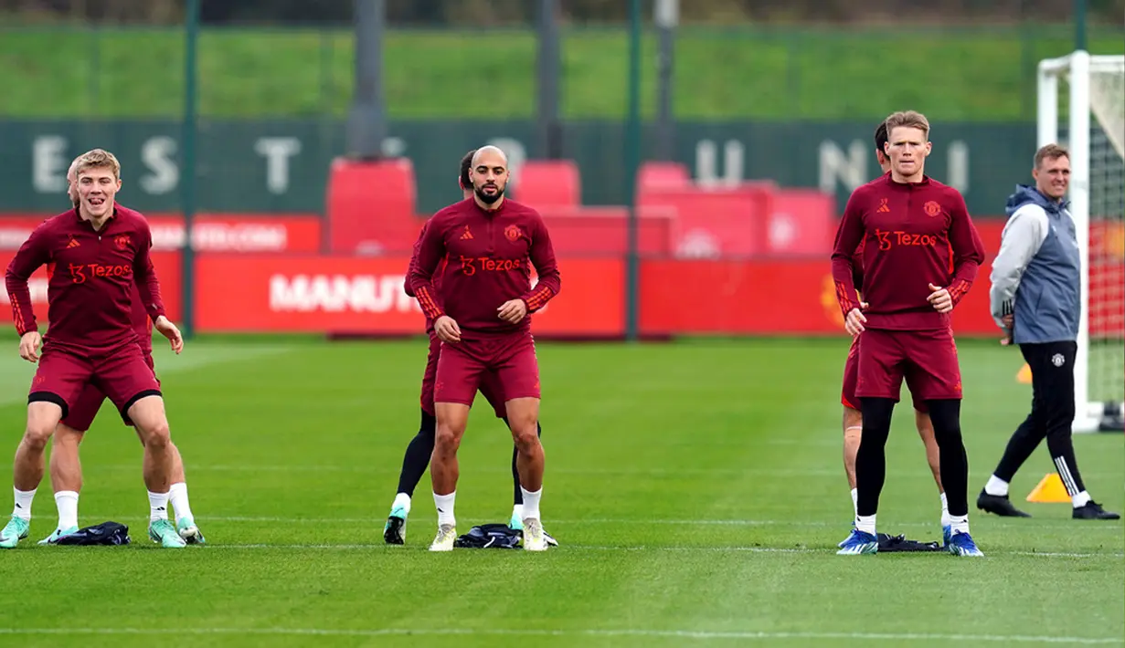 Manchester United akan berusaha bangkit. Mereka mengawali Liga Champions 2023-2024 kali ini dengan hasil sangat buruk. Setelah kalah 3-4 dari Bayern Munchen, mereka juga mengalami kekalahan 2-3 dari Galatasaray. (Nick Potts/PA via AP)