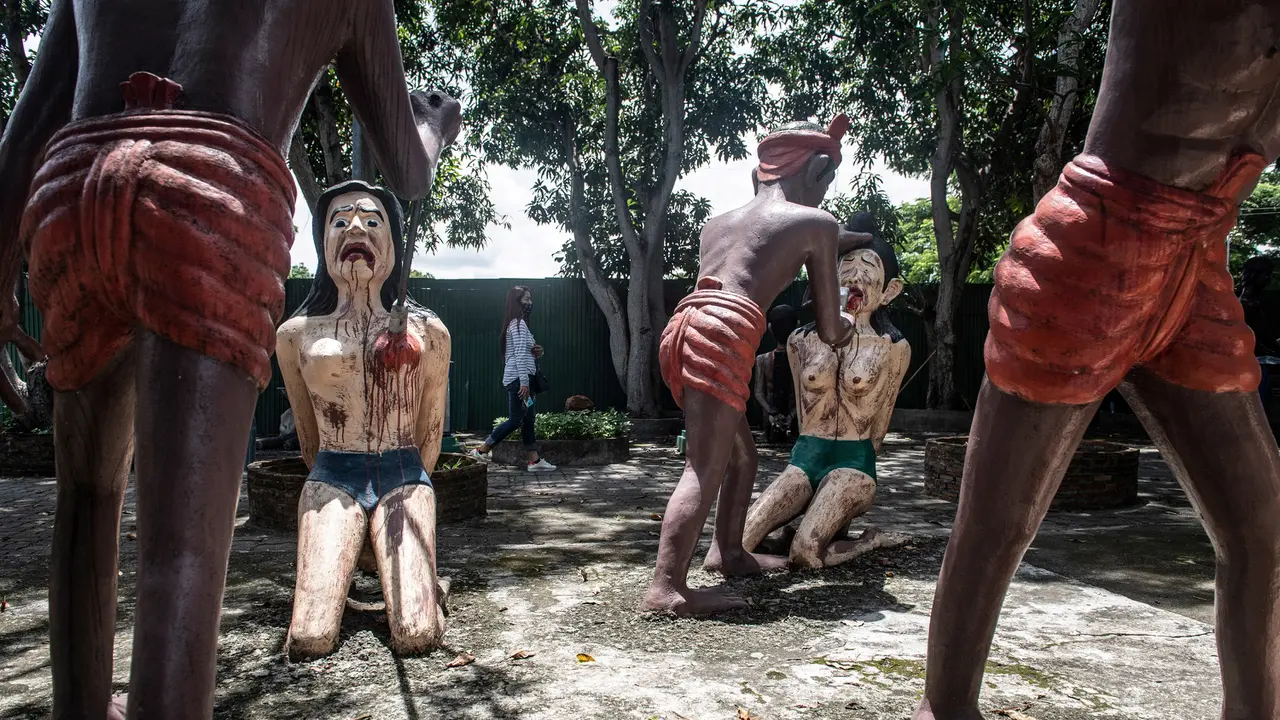 Mengunjungi Taman Siksaan Neraka di Thailand