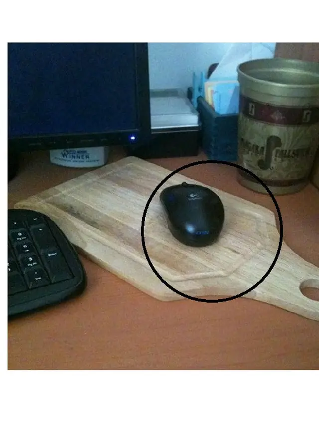 7 Kelakuan Kocak Emak Tak Paham Fungsi Benda Ini Bikin Geleng Kepala