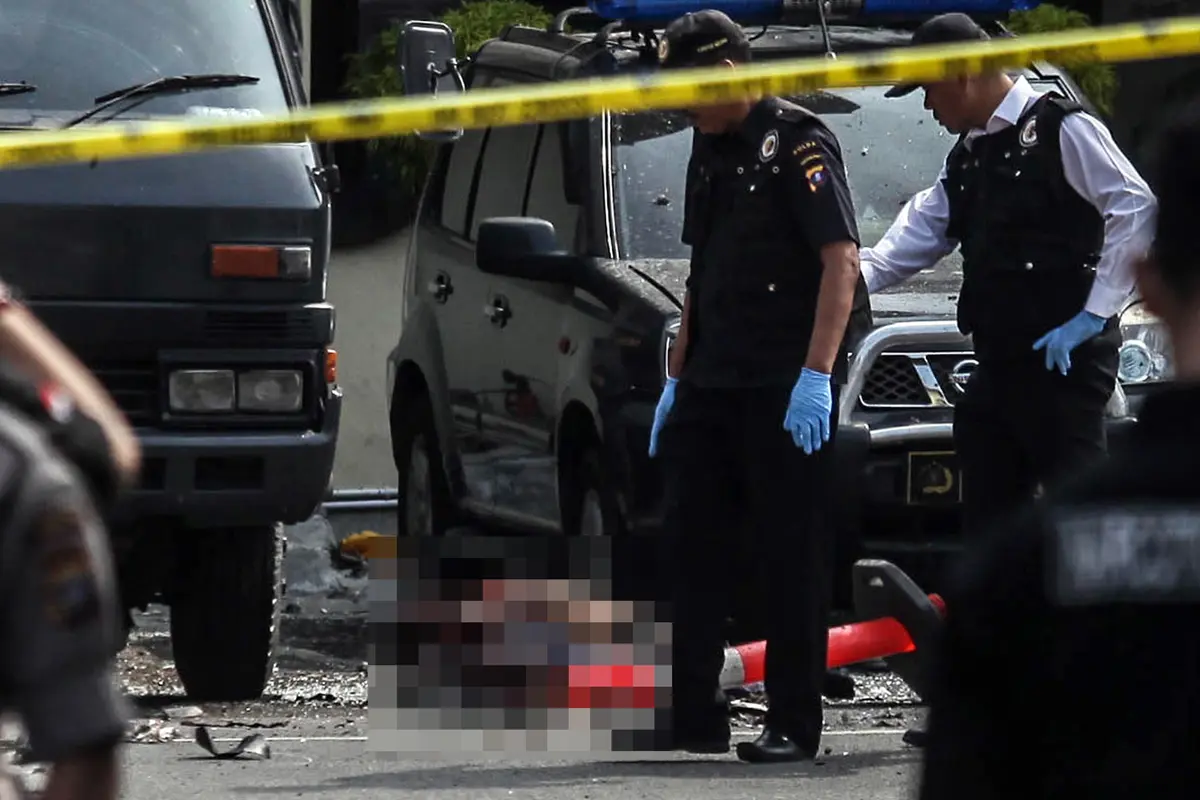 Teror Bom Bunuh Diri di Mapolrestabes Medan