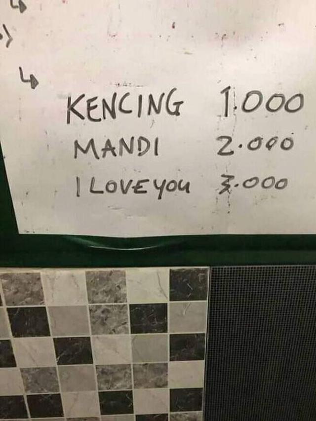 6 Pemberitahuan Kocak di Toilet Umum Ini Bikin Senyum Tipis