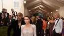 Di rumah mewah yang disewanya itu, Kim dan Kanye juga memasang CCTV untuk keamanan. Berbagai fasilitas juga disiapkan demi kelancaran proses kelahiran anak ketiganya nanti melalui ibu pengganti. (AFP/LARRY BUSACCA)