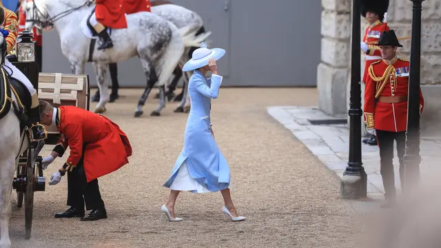 Kate Middleton Berbiru Pastel Ria di Trooping the Color 2026, Terinspirasi Putri Diana