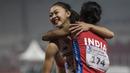 Pelari Indonesia, Ulfa Silviana, usai tampil pada Invitation Tournament Asian Games 2018 cabang atletik nomor 200 m di SUGBK, Jakarta, Selasa (13/2/2018). Meski kalah dirinya memecahkan rekor pribadi dengan 24,86 detik. (Bola.com/Vitalis Yogi Trisna)