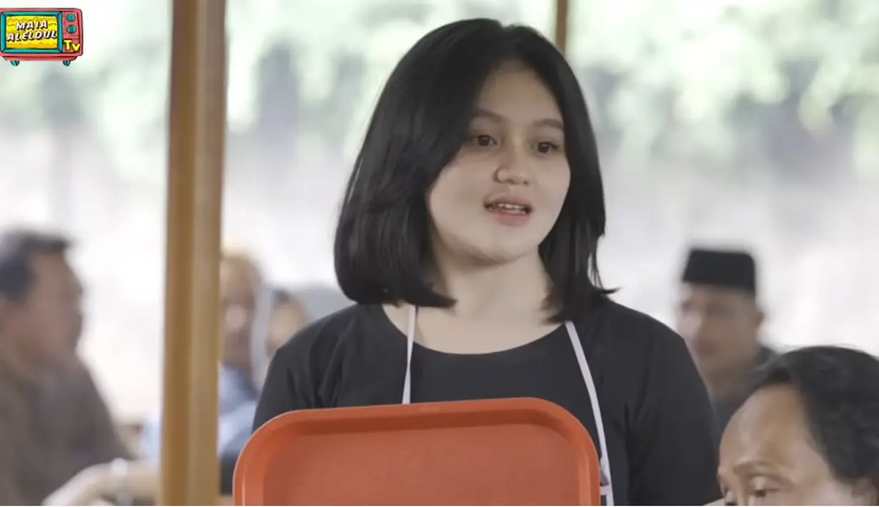 "Kamu bener anaknya bang Mandra," kata Maia seperti dilansir dari kanal Youtube Maia ALELDUL TV. Anak Mandra pun tersenyum manis. "Ya, bener," jawab Tia tersenyum. [Youtube/MAIA ALELDUL TV]