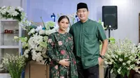 Tata Janeeta dan Raden Brotoseno. (Sumber: Instagram/tatajaneetaofficial)