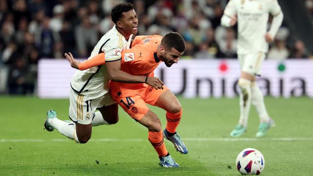 Foto: Aksi Memukau Duo Brasil saat Membawa Real Madrid Pesta Gol ke Gawang Valencia