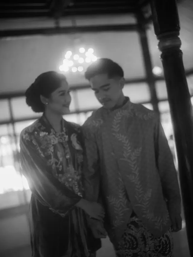 8 Potret Prewedding Kaesang Pangarep-Erina Gudono Kenakan Busana Jawa, Bak Bangsawan