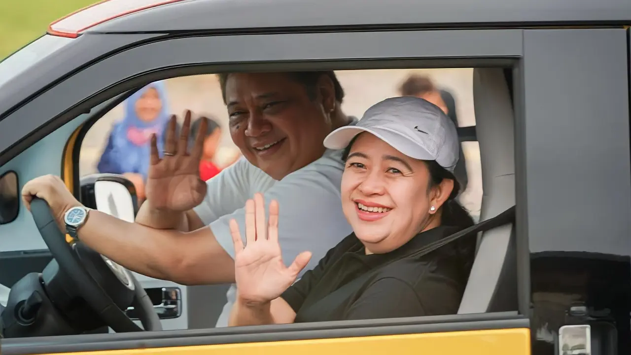 Ketua DPP PDIP Puan Maharani bersama Ketua Umum Partai Golkar Airlangga Hartarto