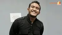 Caisar Berangkatkan Kedua Orangtua Umroh