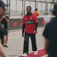 Intip koleksi terbaru Tommy Hilfiger yang dipakai untuk F1 The Movie (Tommy Hilfiger)