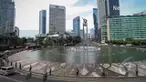 Lebih dari 100 ribu buruh akan berdemo di depan Istana Merdeka untuk memperingati Hari Buruh Internasional atau May Day. Polda Metro Jaya pun menyiapkan skenario lalu lintas guna mencegah terjadinya kemacetan
