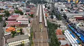 Foto dari udara memperlihatkan suasana di Stasiun Tangerang, Kota Tangerang, Banten, Senin (16/9/2024). (merdeka.com/Arie Basuki)