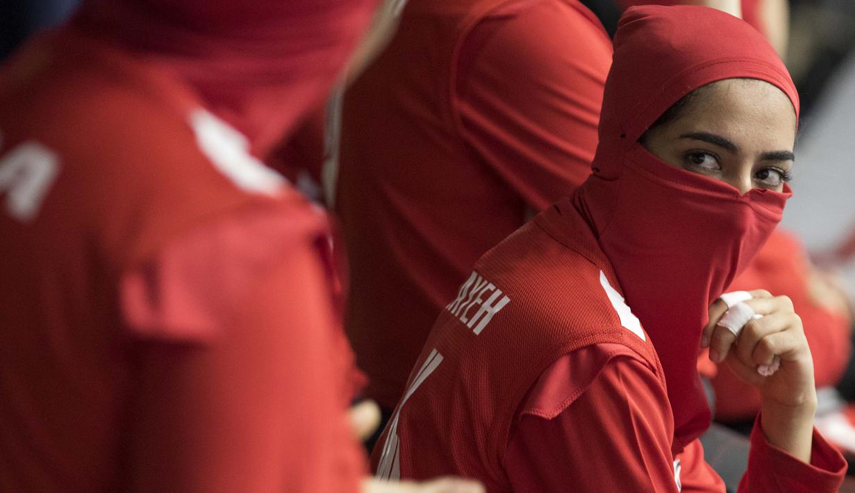 Pebasket Iran, Somayeh Kohzadpour, saat Asian Para Games di Hall Basket Senayan, Jakarta, Minggu (7/10/2018). (Bola.com/Peksi Cahyo)