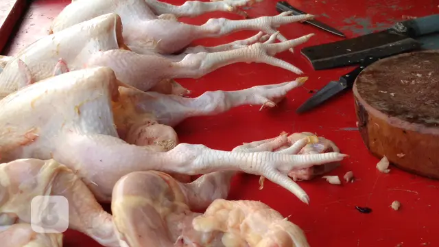 Daging ayam di Pasar Bengkok