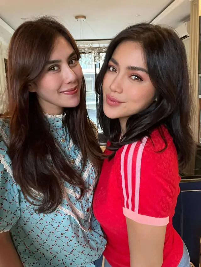 Syahnaz Sadiqah dan Jessica Iskandar