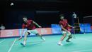 Ganda putra Indonesia Sabar Karyaman Gutama/Moh. Reza Pahlevi Isfahani, saat melawan wakil Malaysia, Aaron Chia/Soh Wooi Yik pada laga final SEA Games 2025 di Thammasat University Rangsit Campus, Pathum Thani, Minggu (14/12/2025). (Bola.com/Bagaskara Lazuardi)