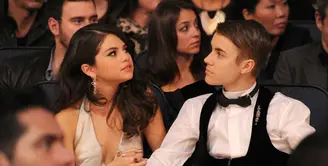 Justin Bieber dan Selena Gomez sepertinya makin mesra usai balikan beberapa bulan lalu. (J-14)