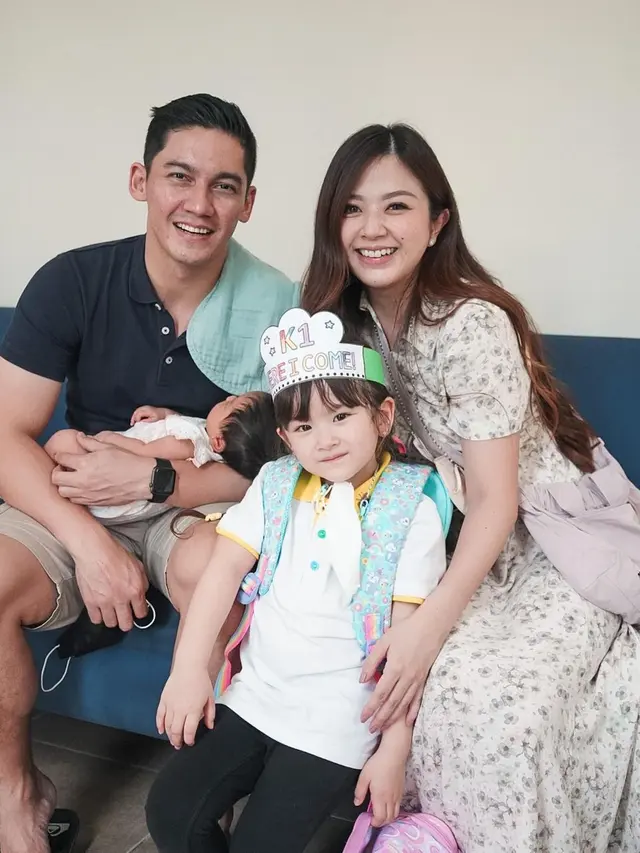 6 Potret Franda Momong Anak Kedua, Sempat Rahasiakan Nama Agar Tak Ditiru