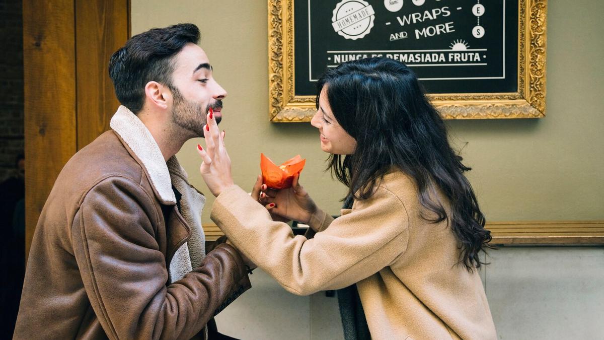 Bangun Hubungan Sehat, 10 Tips Membuat Pria Semakin Sayang Tanpa Harus Dituntut