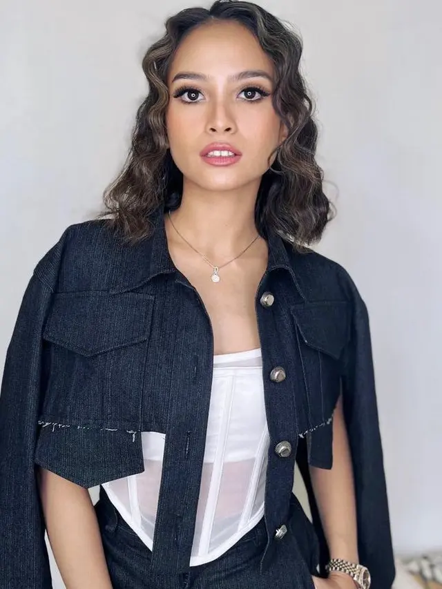 Promo film terbaru tampilan Acha Septriasa saat berada di Jakarta, credit: Instagram/ Acha Septriasa (@septriasaacha)