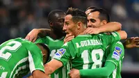 Real Betis merayakan gol ke gawang Zenit pada leg pertama babak play-off Europa League 2021/2022 (AFP)