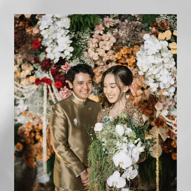 Momen Arbani Yasiz dan Raissa Ramadhani Tunangan/ foto via Instagram @arbaniyasiz dan @raissarmdhn