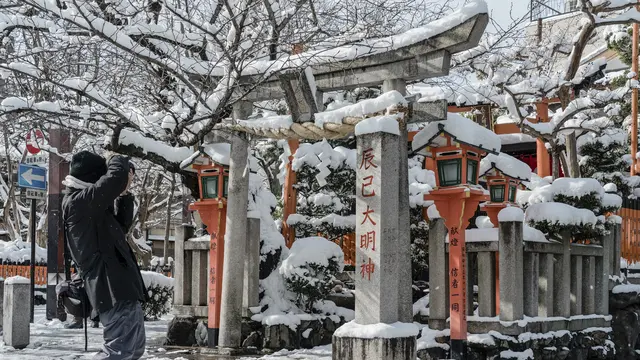 Jepang menghadapi hujan salju lebat