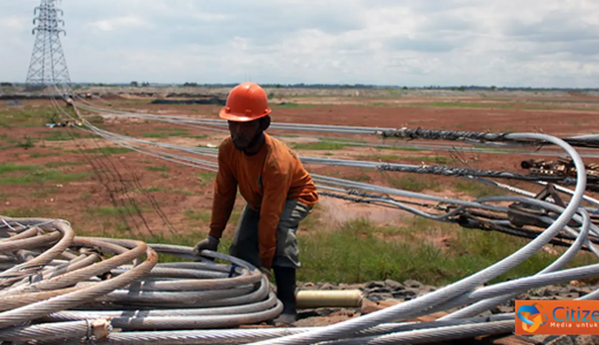 Citizen6, Banten: PLTU ini merupakan bagian dari proyek percepatan 10.000 MW tahap pertama dan Unit 1 akan beroperasi secara komersial (Comersial Of Date/COD) pada Desember 2011, Unit 2 Januari 2012 dan Unit 3 pada Februari 2012. (Pengirim: Agus Trimukti)